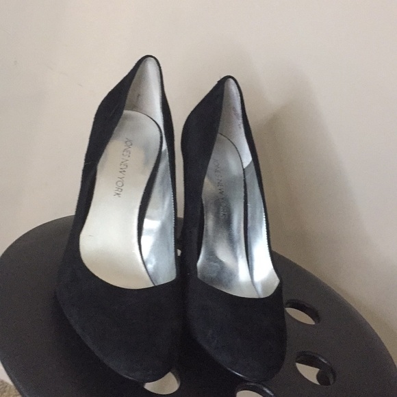 Jones New York Black Heels - Picture 2 of 4